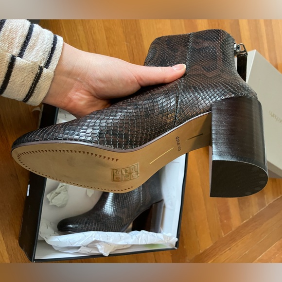 Dolce Vita — Cyan Espresso Snake Print Leather Ankle Booties; Size 7.5 - Picture 12 of 14